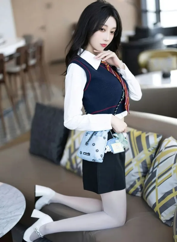 Liu, 41 — photo 2